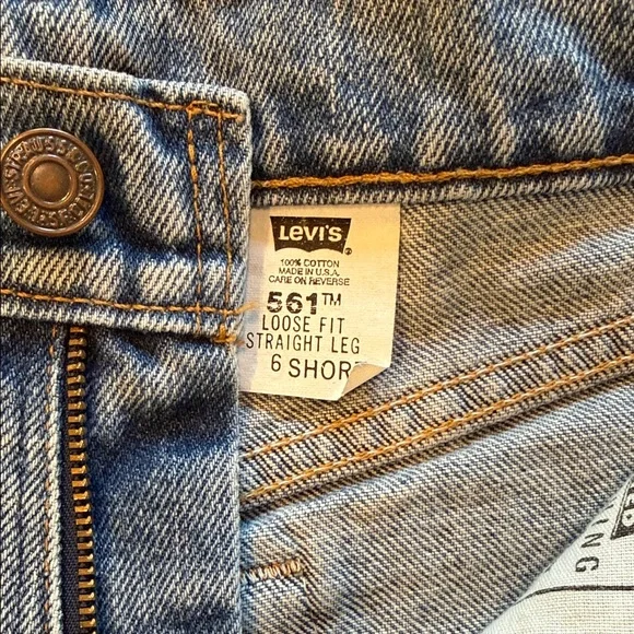 Levi’s 561 Classic High-Rise Denim Cutoff Shorts - Picture 5 of 5